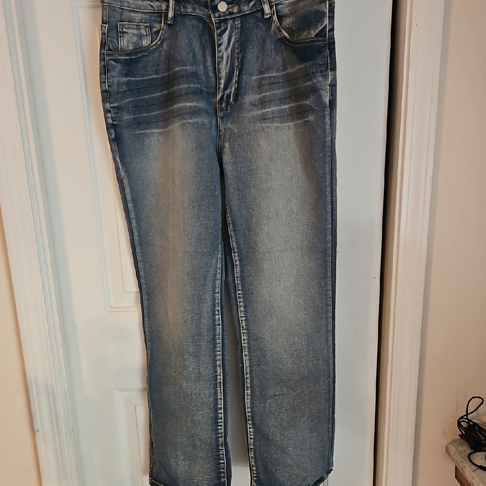 SHEIN Women's Faded Blue Bootcut Jeans